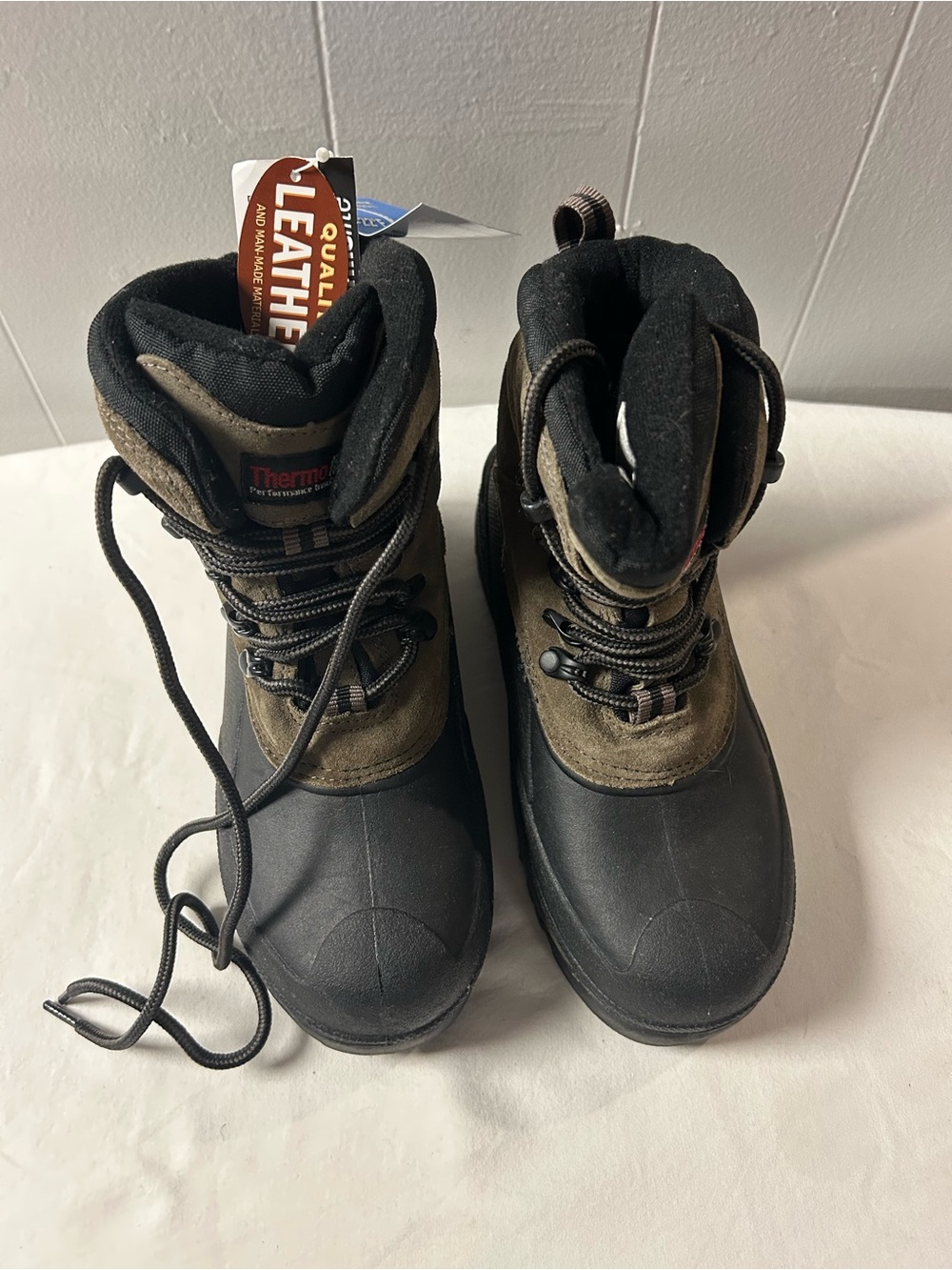 Thermolite Cold Weather Protection Youth 4 Genuine Leather Winter Boots